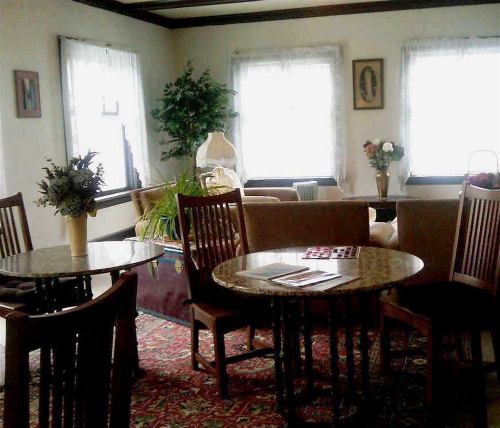 Riverside Hot Springs Inn & Spa - Adults Only Lava Hot Springs Bagian luar foto