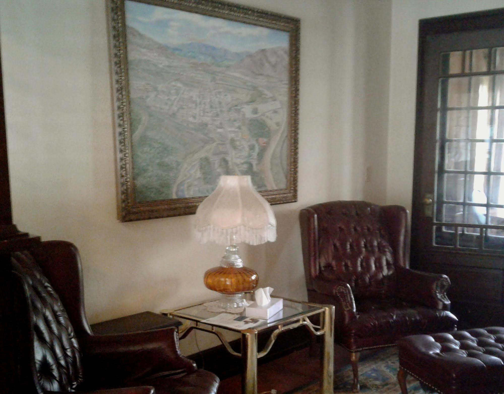 Riverside Hot Springs Inn & Spa - Adults Only Lava Hot Springs Bagian luar foto